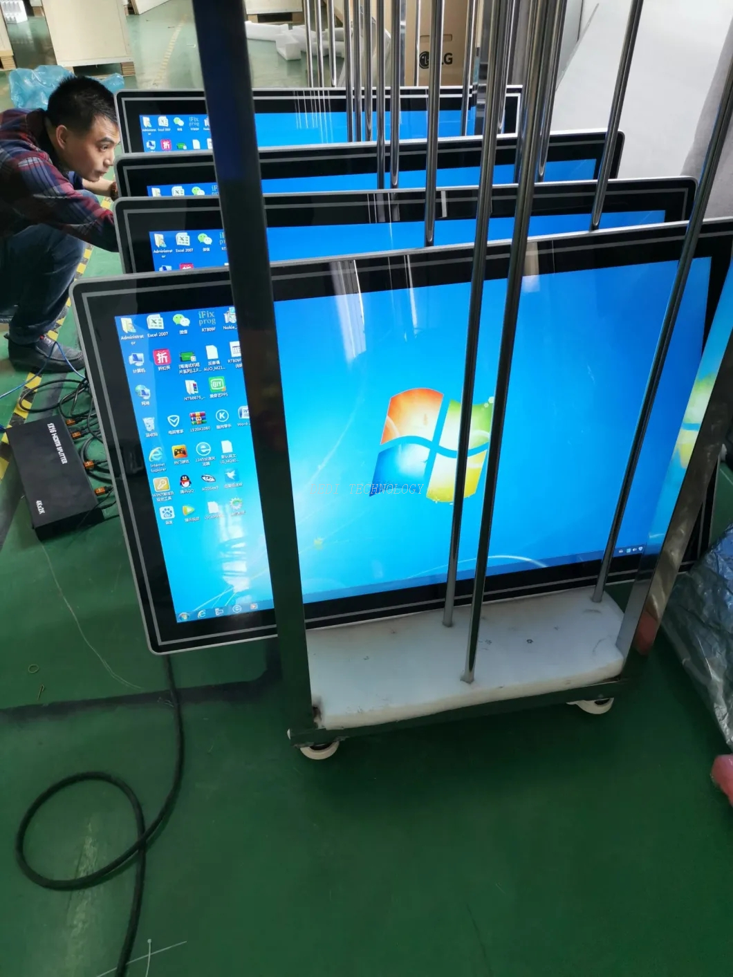 43-Wall-Mount-Touch-Screen-Monitor.webp (2)