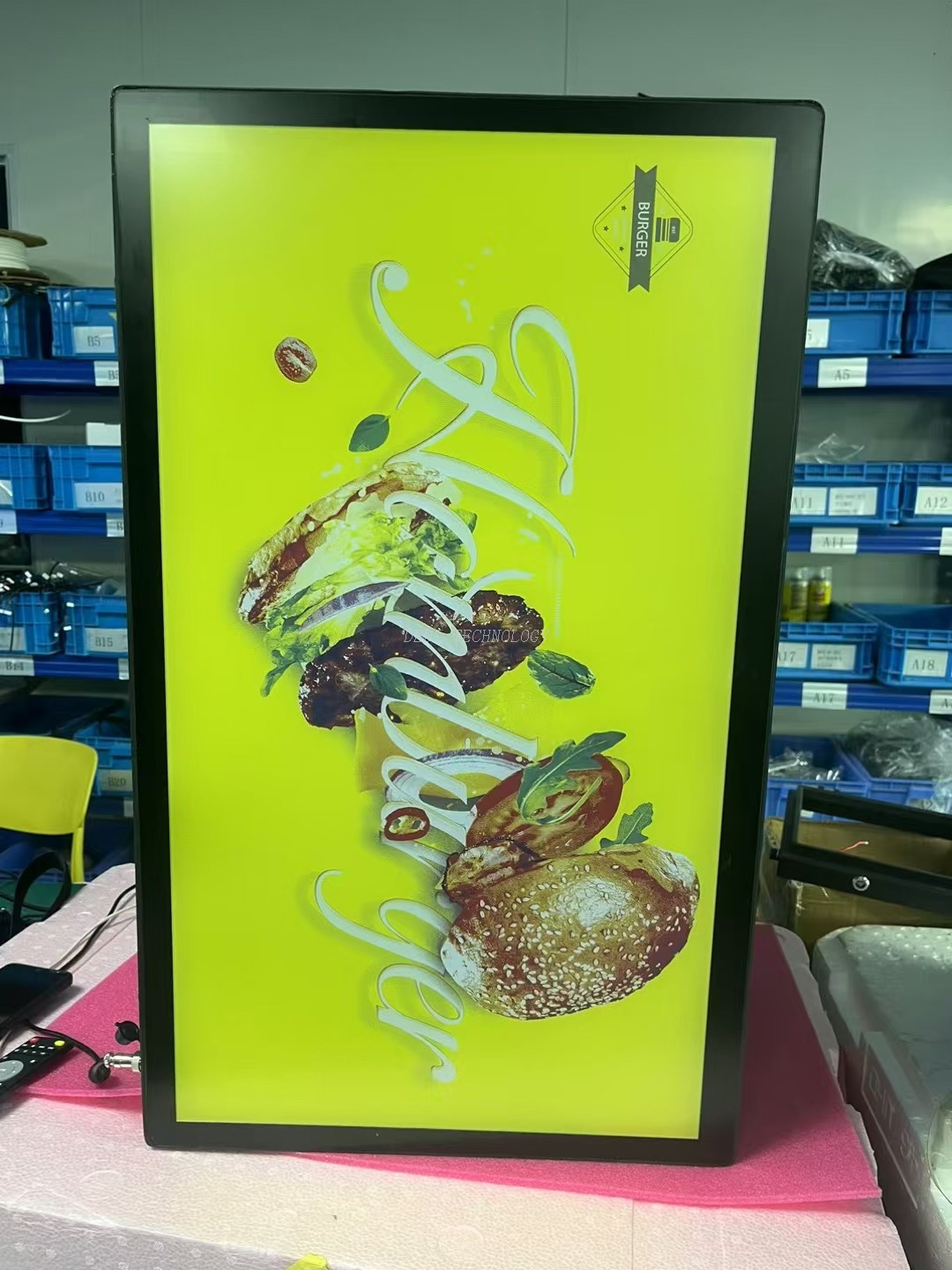 31.2 Inch Spectra 6 Color E-ink Android Digital Signage