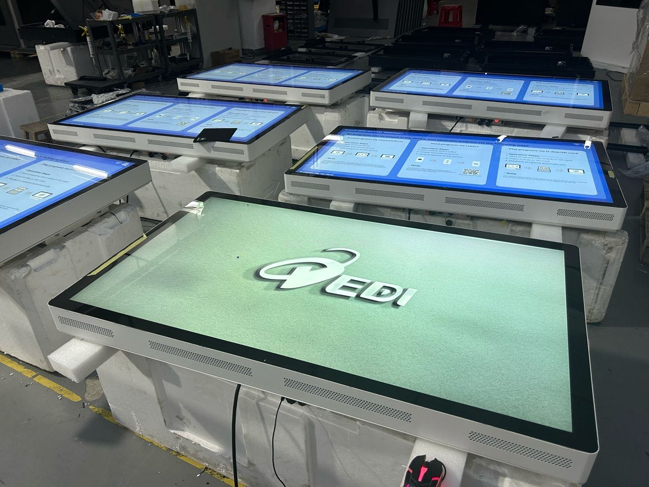 55inch Fully Enclosed IP66 Rated Outdoor Digital Signage 
