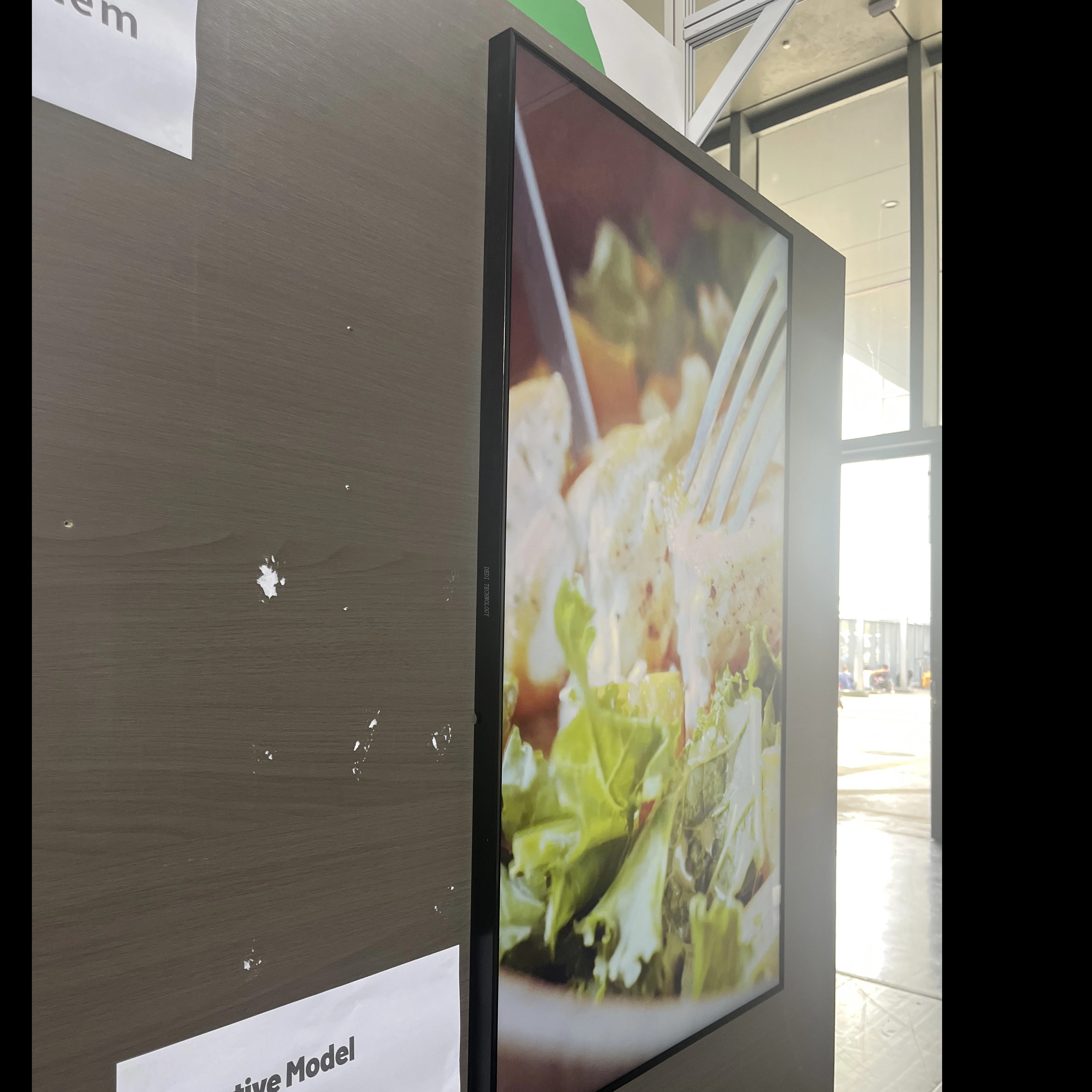 LCD Narrow Bezel Indoor Hanging Cafe Restaurant Wall Mounted Digital Menu Board Media Player 43 49 55 Inches 10-Point Touch