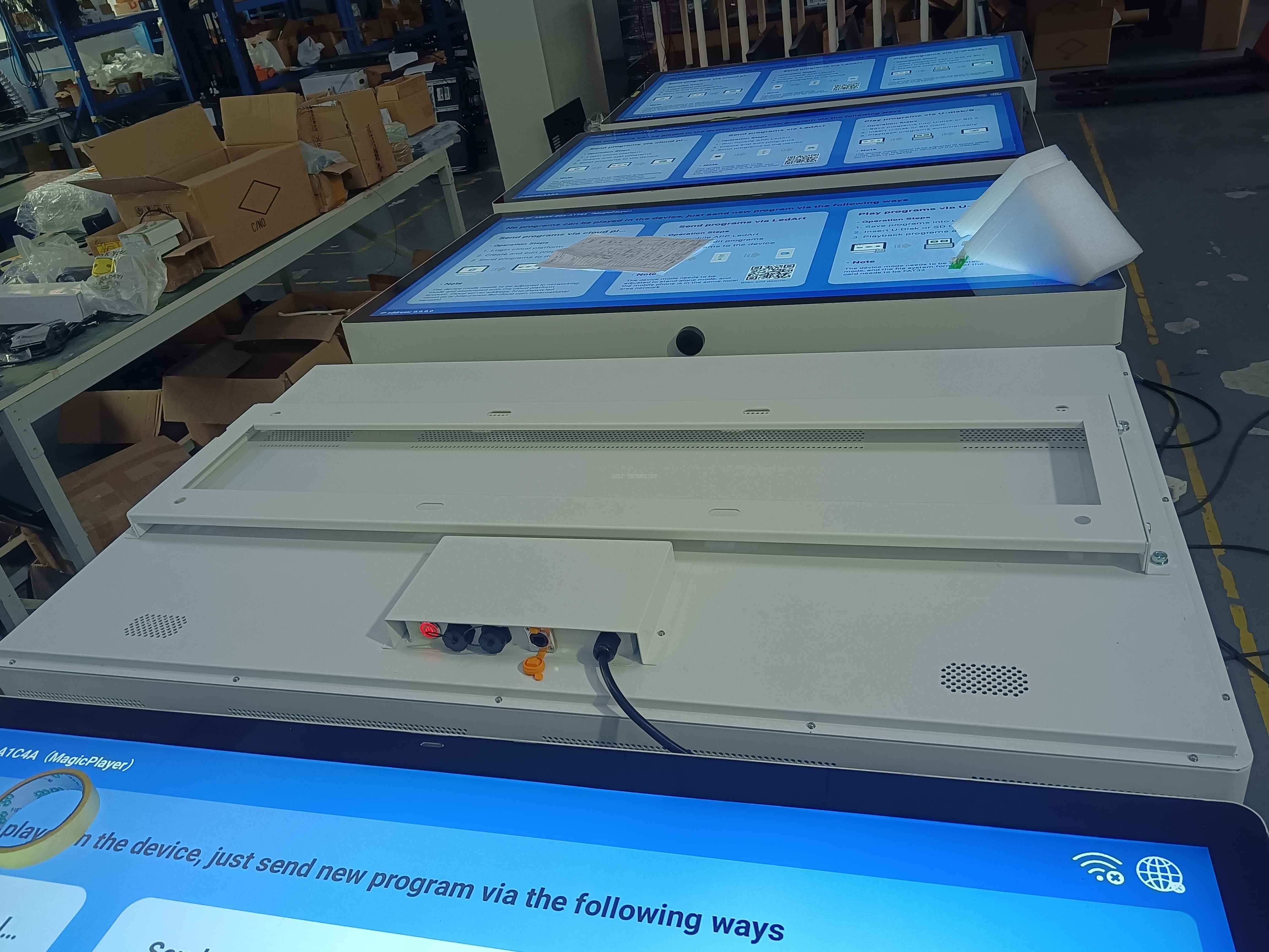 55inch Fully Enclosed IP66 Rated Outdoor Digital Signage 