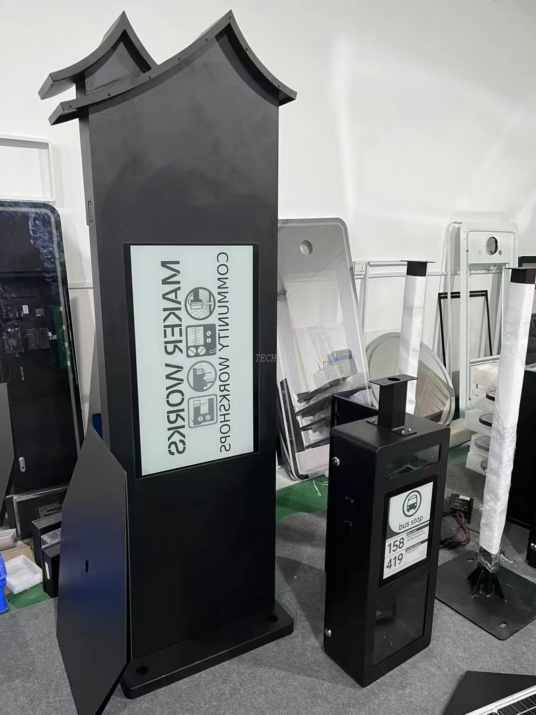 E Ink Bus Stop Sign Waterproof Outdoor Ec 31.2 Inch Eink Display Use Bus Information E-Ink Epaper Screen Smart Advertising Kiosk
